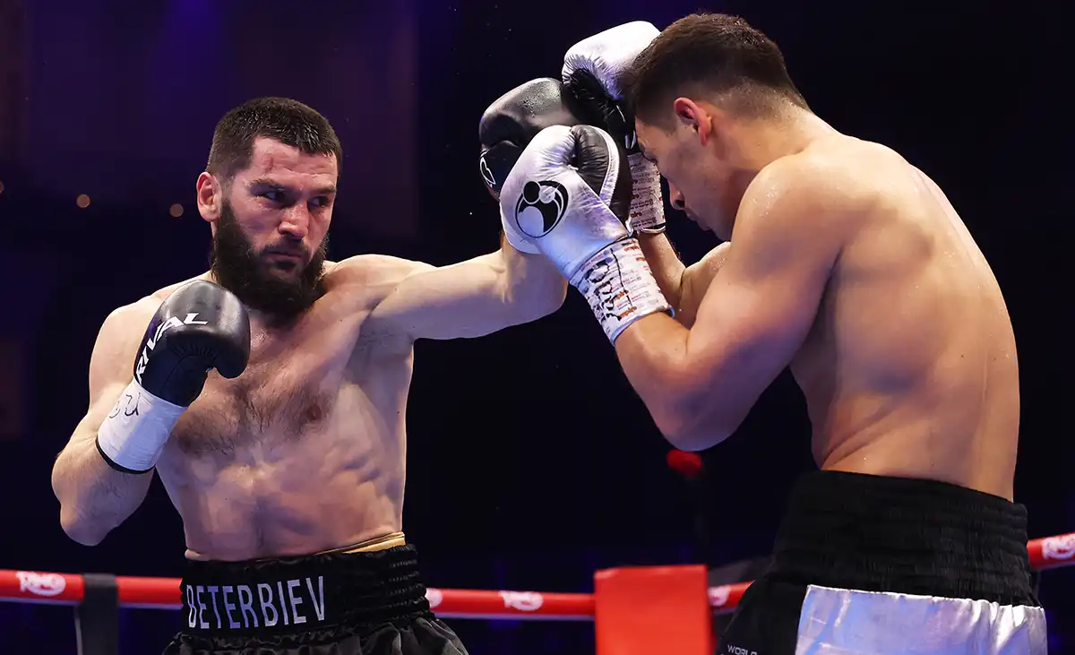 dmitriy-bivol-artur-beterbiev-foto-Getty-Images-001.webp