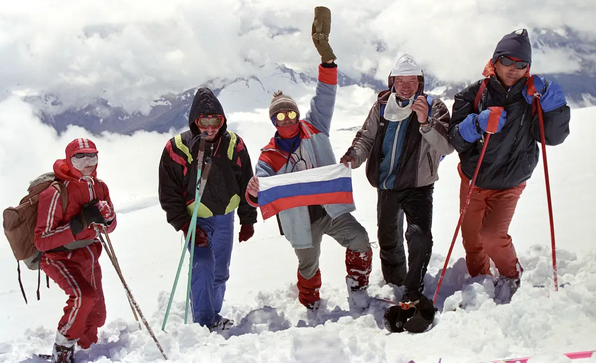 elbrus-alpinizm-turizm-foto-ria-novosti-00003.webp