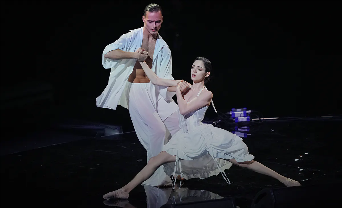 Любовь по расписанию. Медведева раскрыла детали романа с танцором Гайнутдиновым