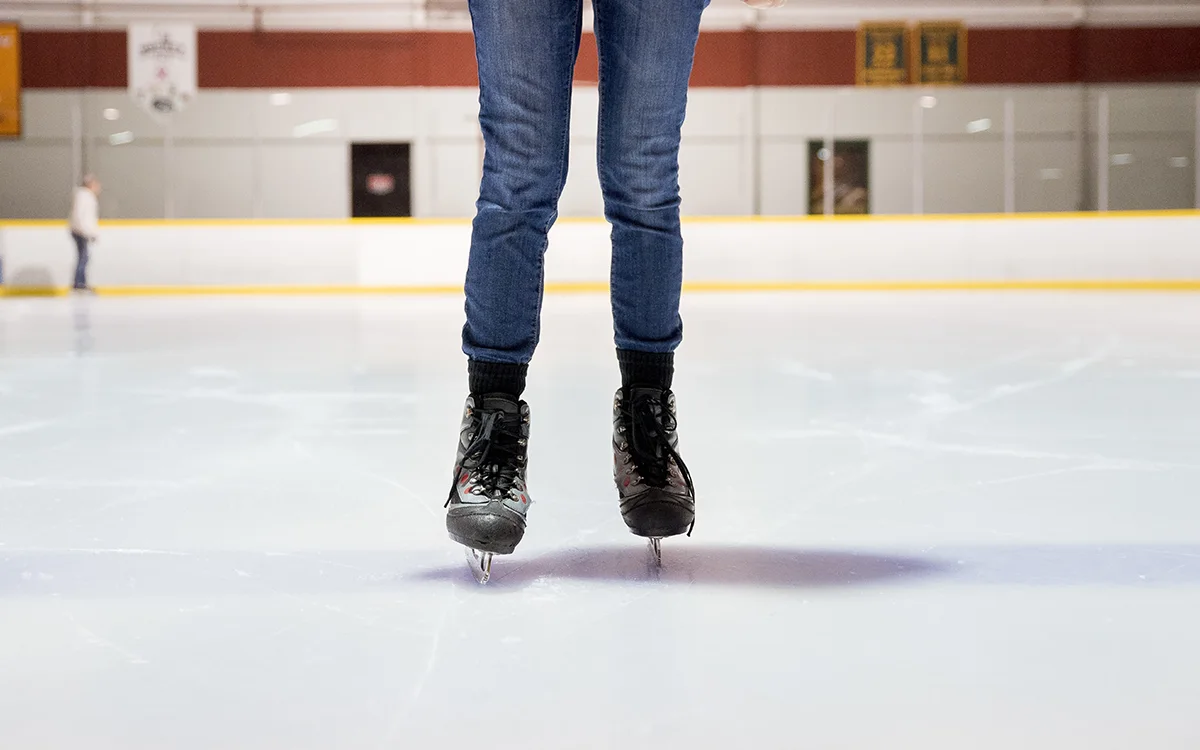 figure-skates-freepik1.webp
