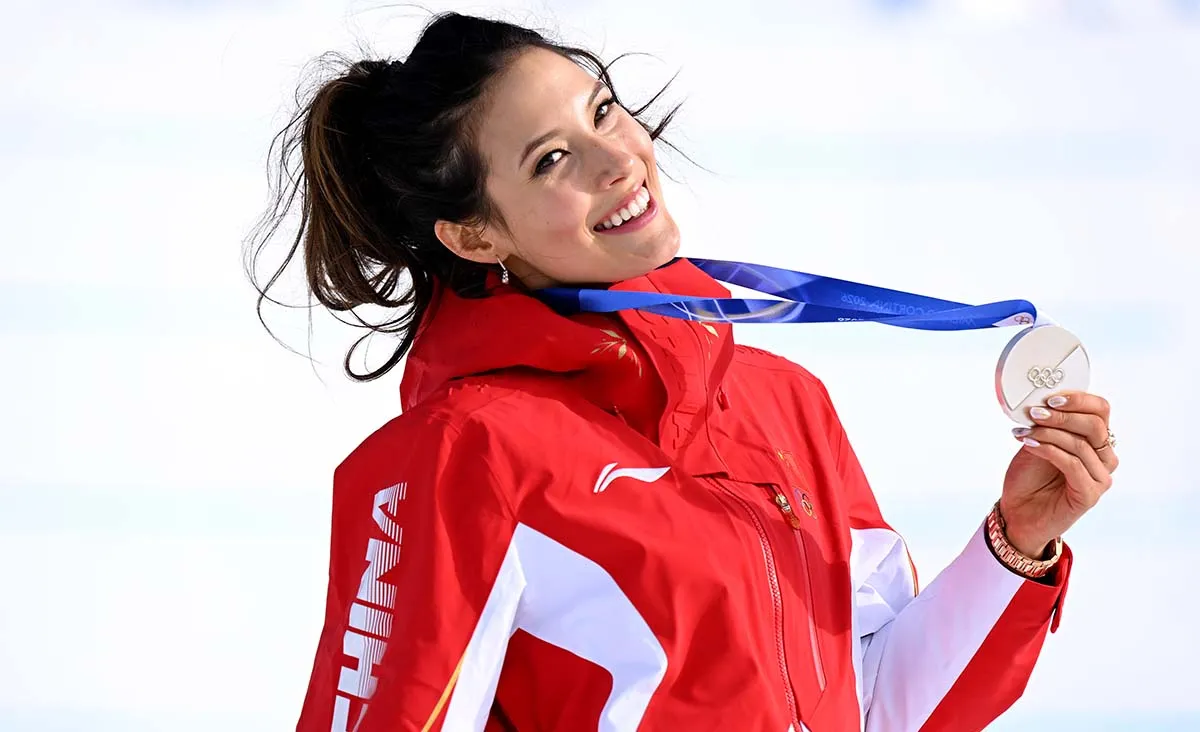 Главный краш Олимпиады-2026. Она зарабатывает больше звёзд НХЛ