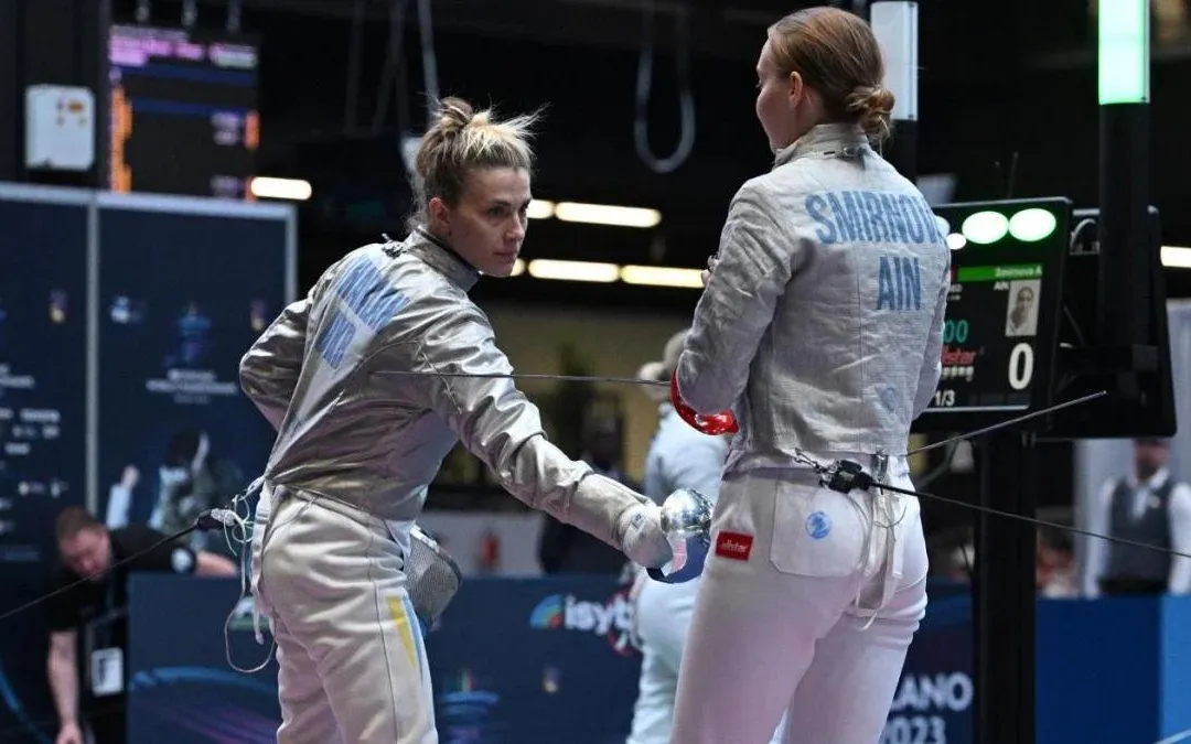 Украинскую саблистку Харлан сняли с чемпионата мира за отказ жать руку россиянке