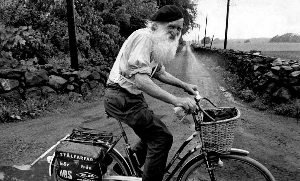 Стальной дед покорил Швецию. Чудаковатый пенсионер с бородой выиграл сверхмарафонскую велогонку