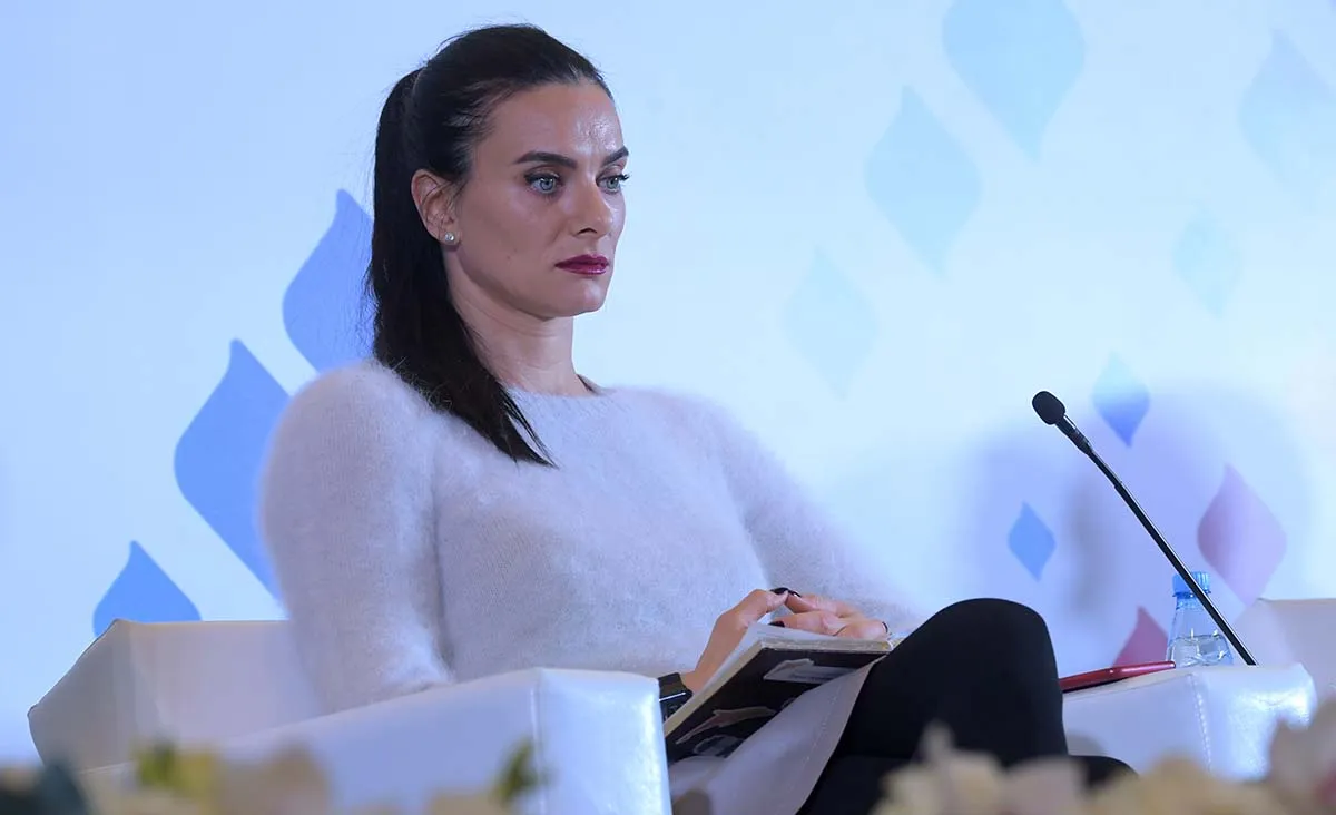 Живущая в Испании Исинбаева поблагодарила Карелина за поддержку на фоне критики