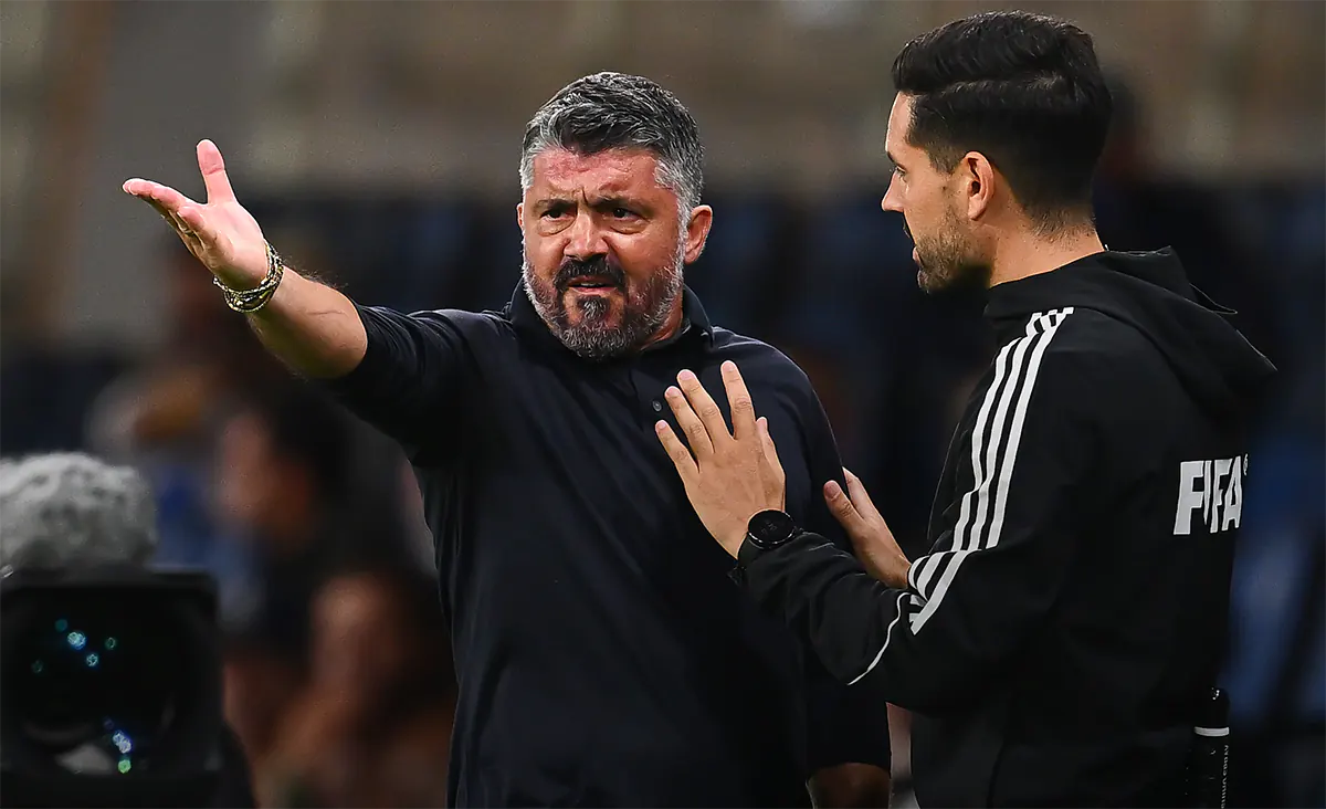 Лупит игроков в раздевалке. Тренер сборной Италии в перерыве наводит страх на футболистов