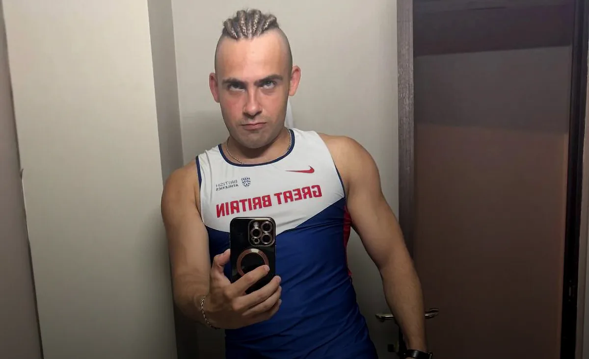 «Бац – и чпокнули британца». Легкоатлет стал звездой чемпионата России из-за экипировки