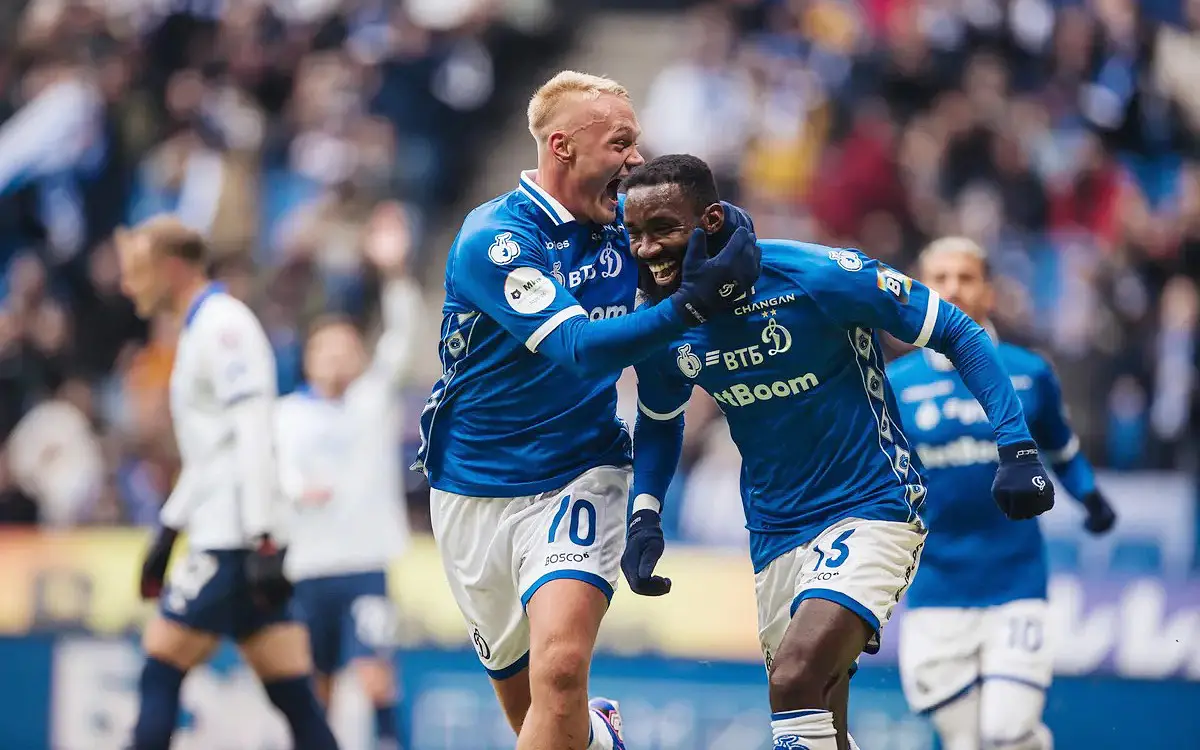 konstantin-tyukavin-mumi-ngamale-foto-fk-dinamo-moskva.webp
