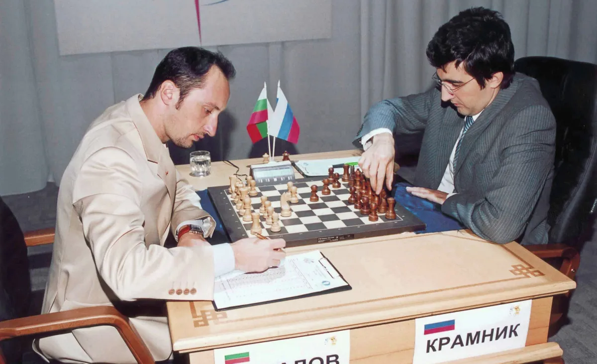 kramnik-topalov-2006-foto-ria-novosti-00002.webp