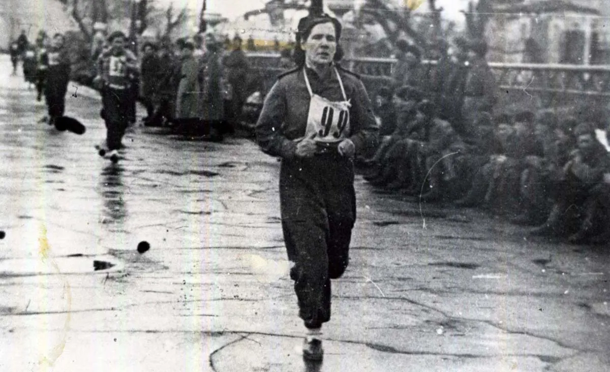 legkaya-atletika-blokadnyi-leningrad-muzey-sporta-spb.webp