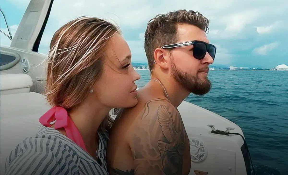 «Всё к этому шло». Почему расстались известный фигурист и эффектная гимнастка?