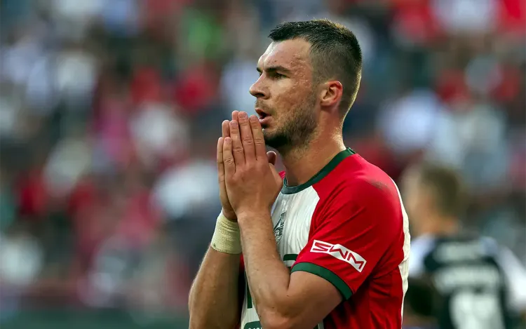 +100 к уважению. Комличенко в двух голах от легендарного клуба Григория Федотова