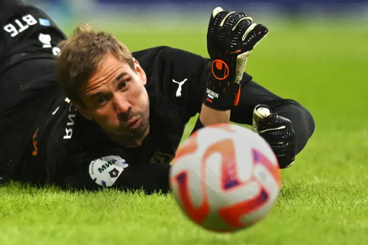 Шунин побил рекорд Льва Яшина. Но «Факел» сумел испортить праздник бело-голубым