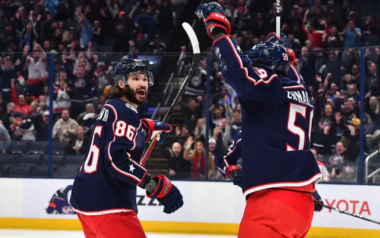 7 очков на троих. Россияне реанимировали худший клуб НХЛ