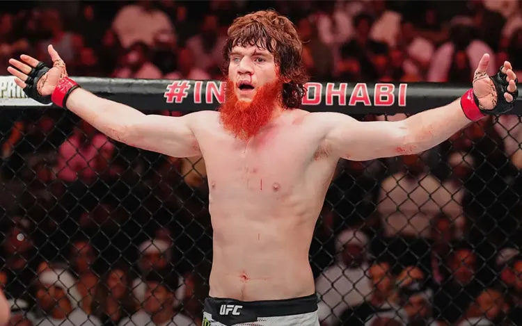 Шара Буллет перебил упрямого канадца в кровавой сече. Но заставил понервничать поклонников