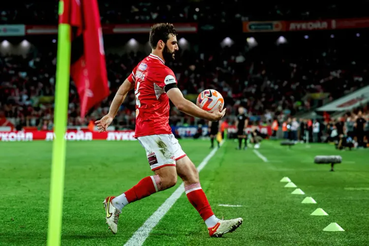 Чёрная полоса Джикии продолжается. Ко всем неприятностям добавилась травма