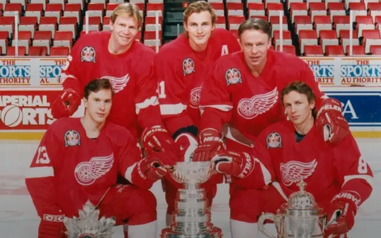 «Опять эти русские вышли, сейчас будут нас возить». Ларионов — к 30-летию «Русской пятерки»