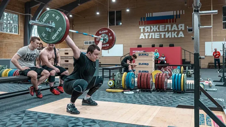 Впервые за пять лет в полном составе. Российские тяжелоатлеты завершают подготовку к ЧЕ-2026