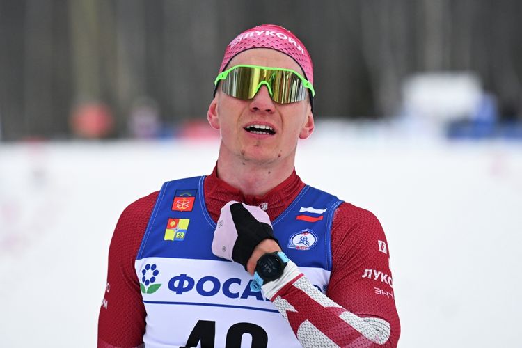 Большунов проиграл спринт, но тур уже не отдаст. Пеклецова и Непряева решат всё на горе