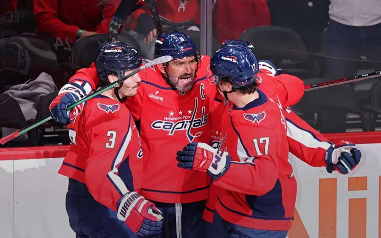 Уверенным шагом к тысяче голов в НХЛ. Ови «снял» сразу два рекорда за один матч