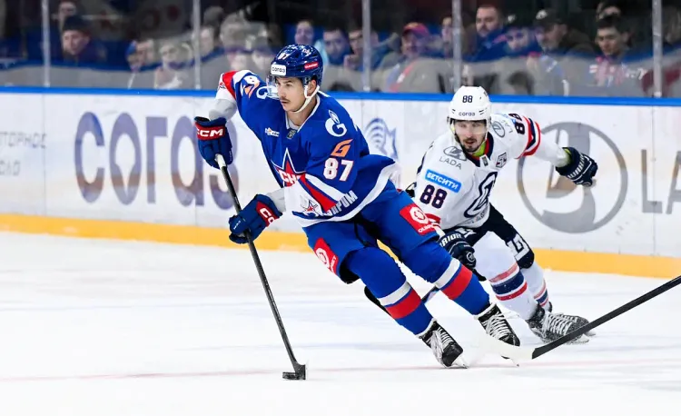 Прогноз на матч «Лада» — СКА. Испытают гости проблемы в игре с аутсайдером КХЛ?