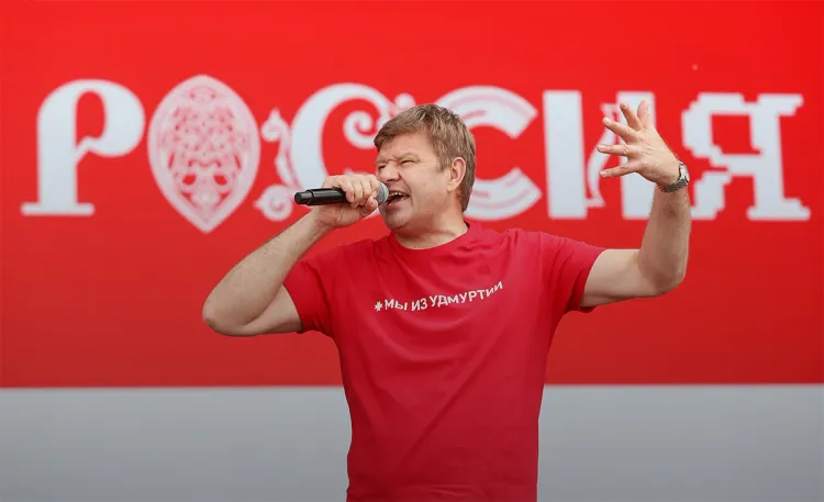 «Ля Руси», «Раша» – русские спортсмены, мы идём вперёд». Губерниев отвечает «пердунам»