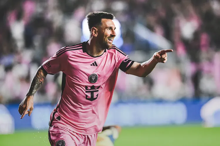 Пента-трик и два рекорда лиги в 36. Месси — параллельная Вселенная