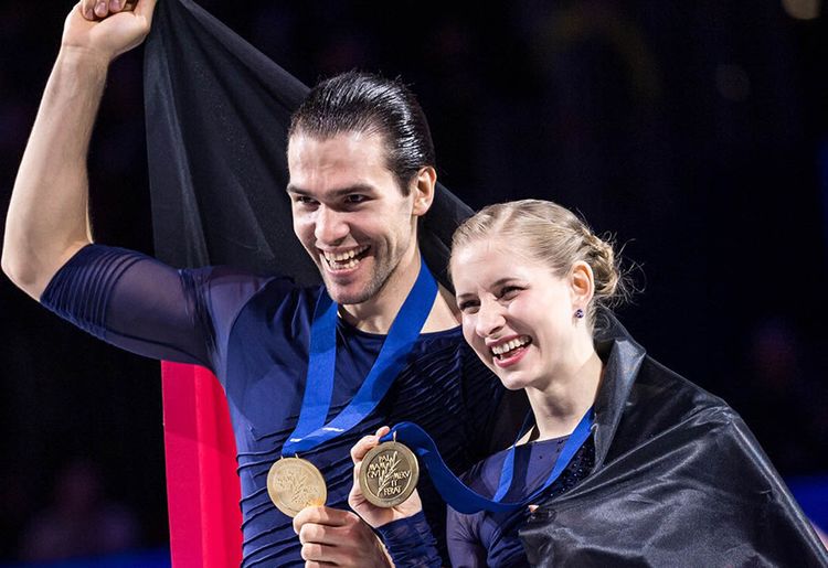 Его успех предсказал Галлямов. Сменил пять партнёрш и флаг ради золота ЧМ-2026