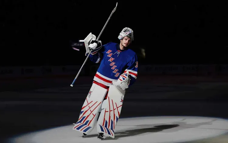 Овечкин сдаёт позиции. В рейтинге зарплат россиян в НХЛ новый лидер – Игорь Шестёркин