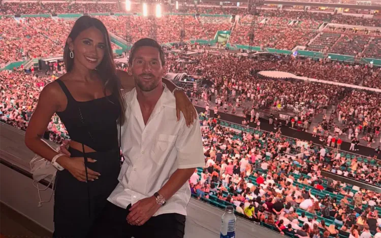 Любовь с пяти лет. Месси едва не потерял девушку мечты из-за переезда в Барселону