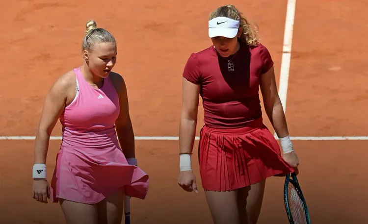 Мирру затравили, а Диану «вырубили». Россиянки покидают негостеприимный Париж