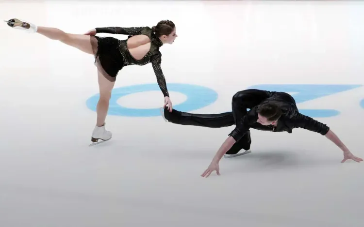 Петросян напугала, «Мишки» сели в лужу. Пять событий третьего дня ЧР по фигурному катанию