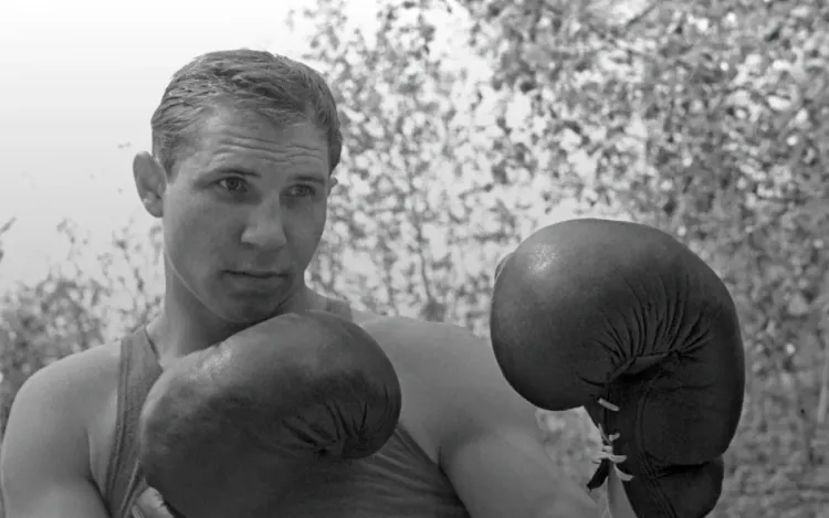 Загадочная смерть великого чемпиона. Кто убил умнейшего боксёра СССР?