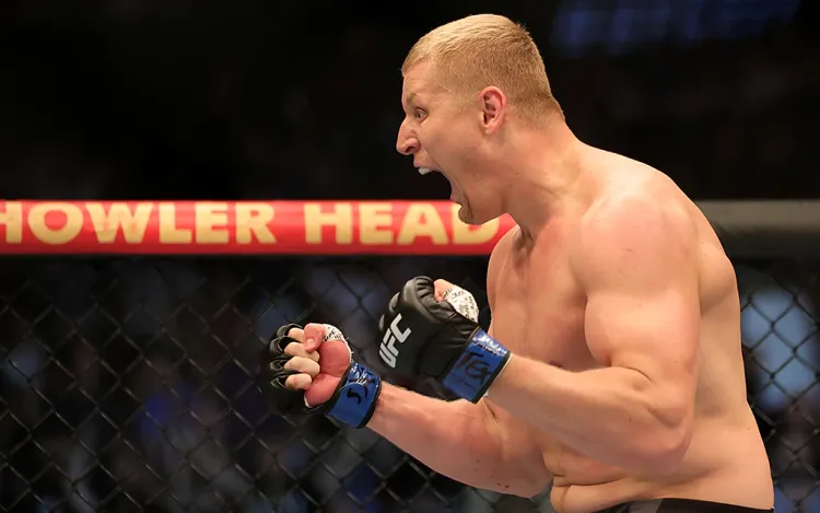 Джон Джонс дал Павловичу титульный шанс. Русский боец выйдет против англичанина