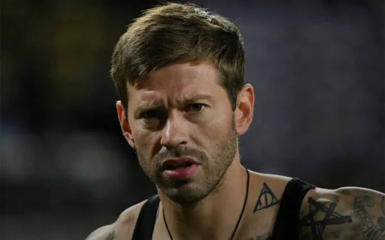 «Приеду и дам леща». Смолов бесится от безделья вне футбола