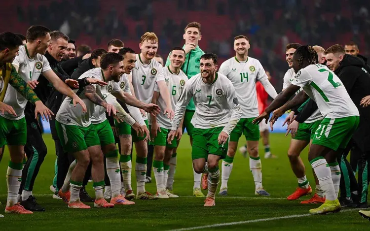 «К чёрту всё!» Ирландия ещё не прошла на мундиаль, но устроила национальный праздник