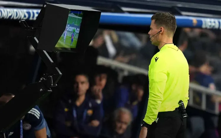 Футбол под колпаком ВАР. Отдадут ли судьям абсолютную власть над игрой?