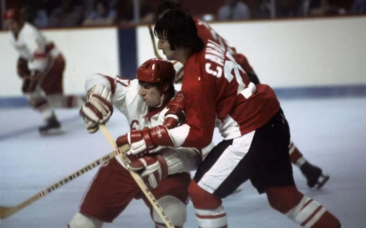 Со всей дури локтем в висок. Зверский приём канадского «убийцы» против Харламова