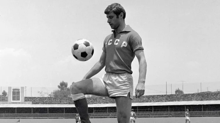 Анатолию Бышовцу – 80!  Вспоминаем культовые моменты его великой карьеры