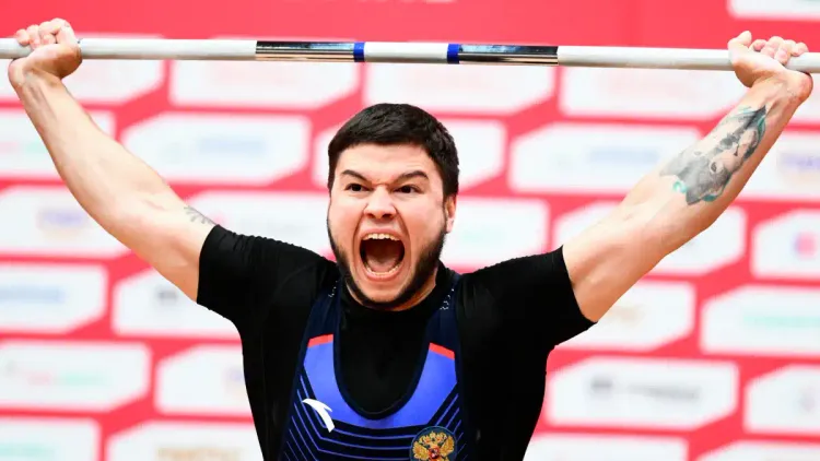 «Медали будут, но прогнозы — неблагодарное дело». Российские тяжелоатлеты — о ЧЕ-2026