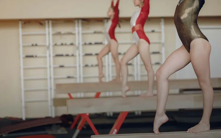 Голые олимпийские чемпионки. Звёздные румынки разделись за деньги и взорвали гимнастику