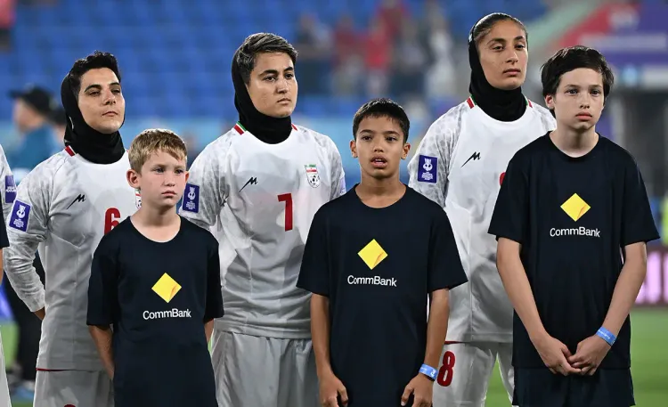 Иранские футболистки отказались петь гимн. Дома их ждёт смертельная опасность?