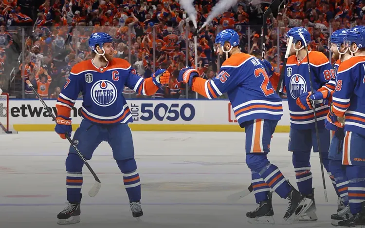 Макдэвид посадил Бобровского на лавку. В финале канадец побил несколько рекордов