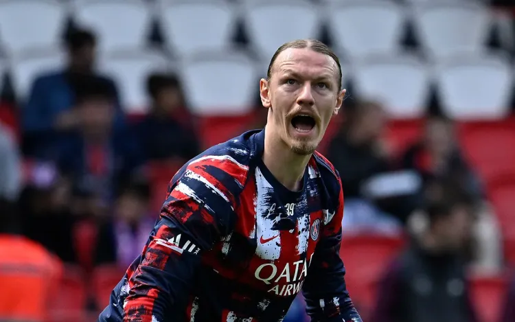 В «ПСЖ» готовы расстаться с Сафоновым. Во всём виноват звёздный украинец