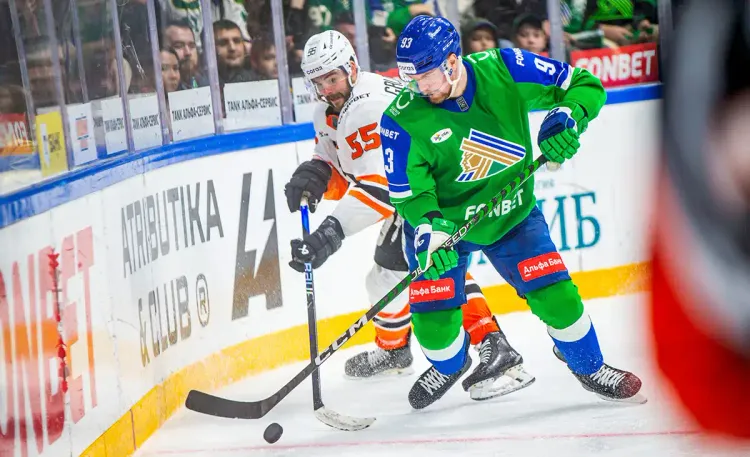 Прогноз на матч «Салават Юлаев» – «Амур». Битва прямых конкурентов за плей-офф на Востоке