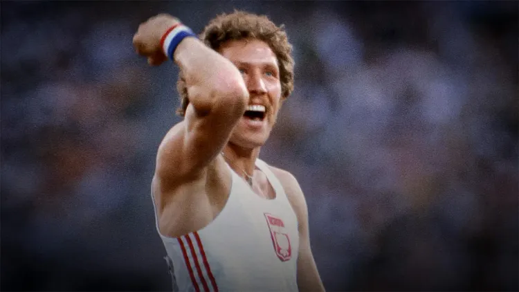 Поляк на ОИ в Москве показал неприличный жест в адрес трибун. Его осудили даже на родине