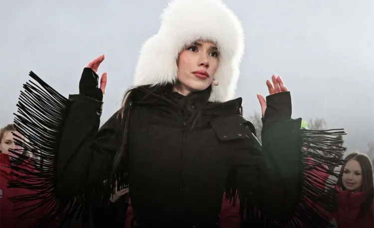 «Дальше только онлифанс». Загитовой досталось за новый образ в корсете и мини