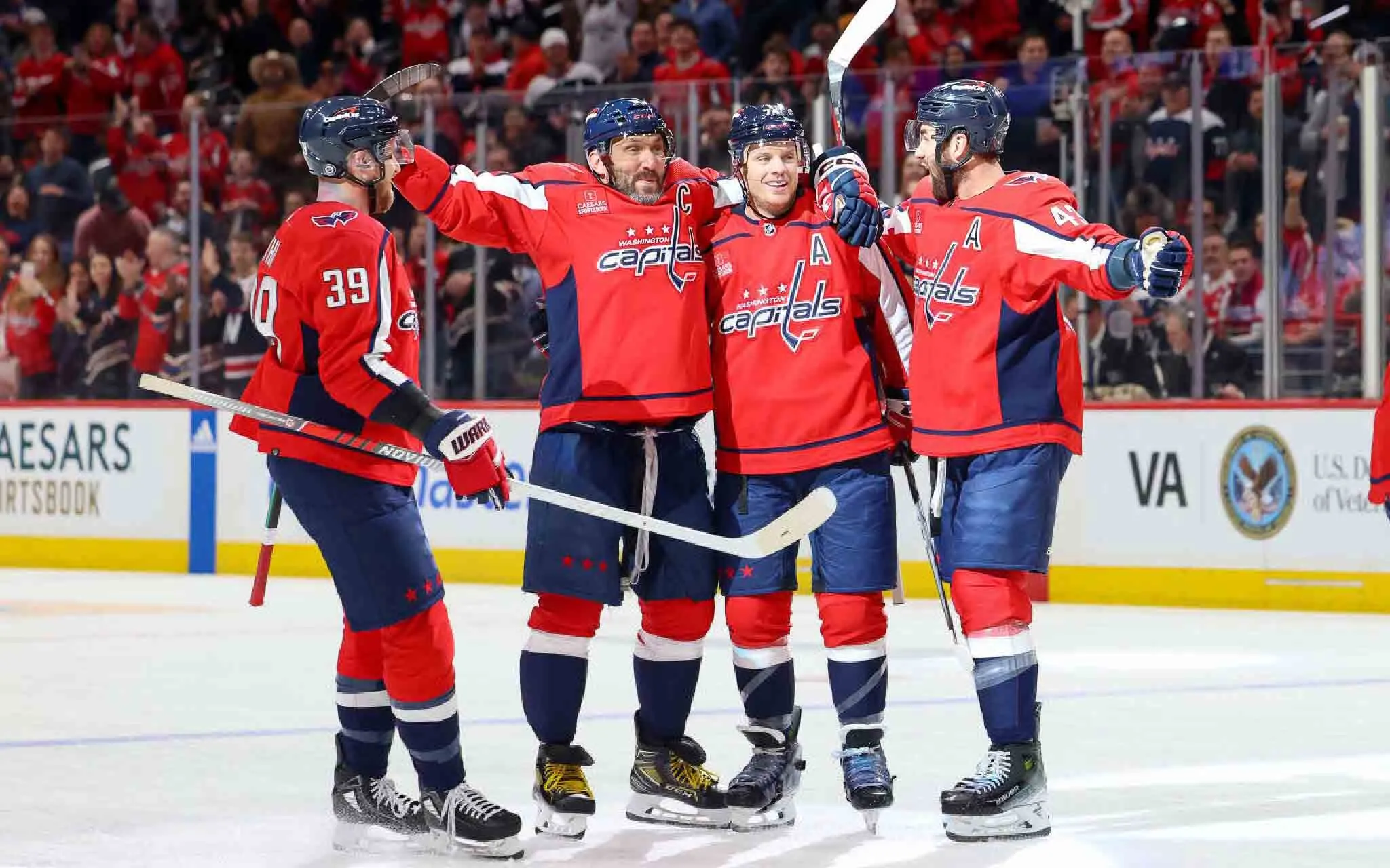 Alex ovechkin. Нью-йорк рейнджерс вашингтон кэпиталз. Голы овечкина по сезонам. Оттава команд nhl 2009. Овечкин и гретцки.