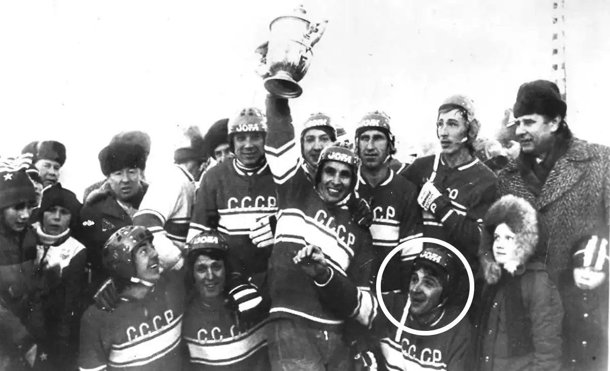 sbornaya_sssr_chempion_mira_1977_goda_foto_federaciya_hokkeya_s.webp