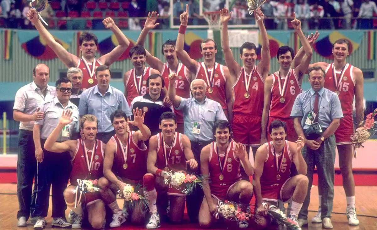 sbornaya-sssr-na-oi-1988-foto-Getty-Images.webp