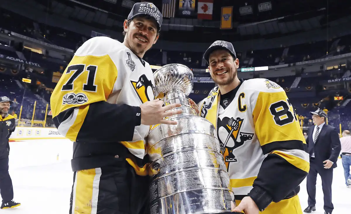 sidni-krosbi-i-evgeniy-malkin-foto-nhl.webp